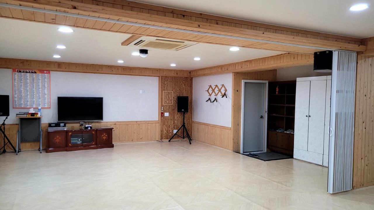 Rg Pension Hadong Exterior photo