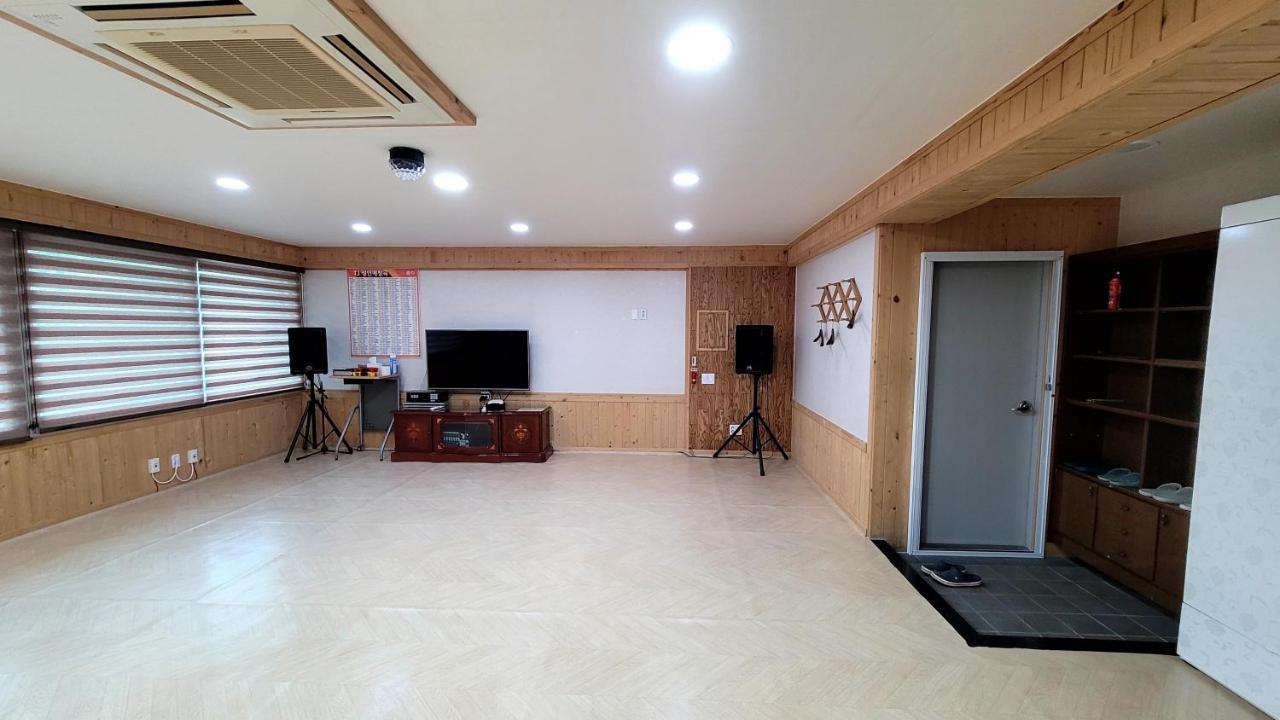 Rg Pension Hadong Exterior photo
